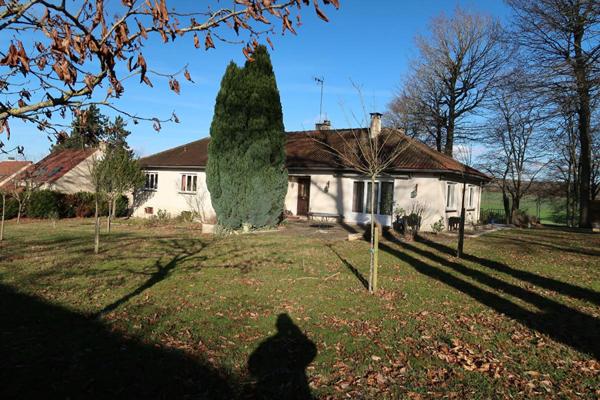 PAVILLON DE PLAIN PIED DE 167.54 M² ELEVE SUR UN SOUS-SOL DE 175 M²