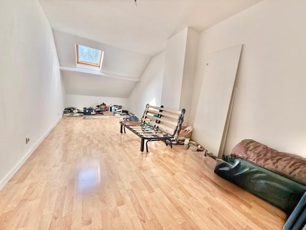 Maison à CHAUMES-EN-BRIE, 77390 - 7 pièces 150m²