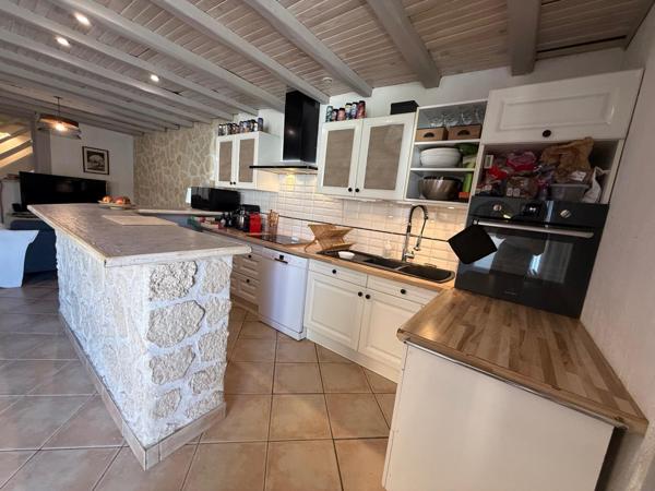 Maison à CHAUMES-EN-BRIE, 77390 - 7 pièces 150m²