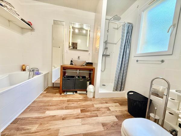 Maison à CHAUMES-EN-BRIE, 77390 - 7 pièces 150m²