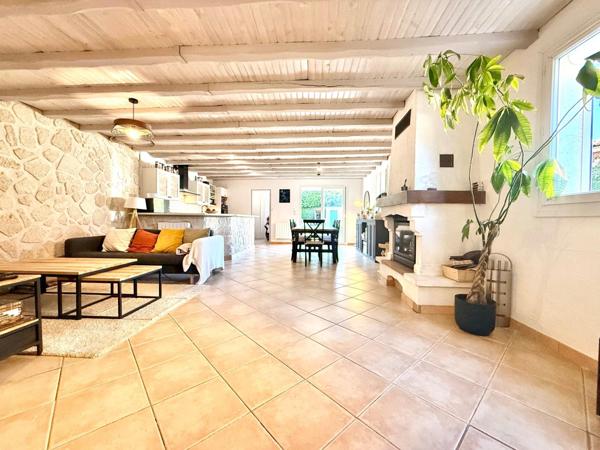 Maison à CHAUMES-EN-BRIE, 77390 - 7 pièces 150m²