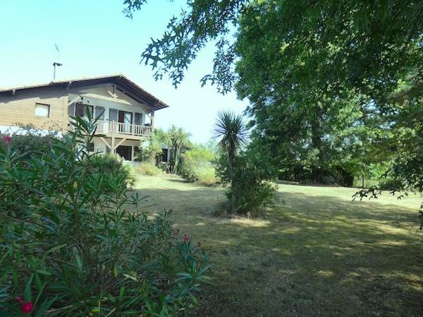 À vendre - Maison individuelle, 7 pièces située à Hinx (40180)