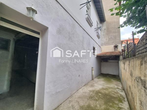 Quartier Torcatis, grand garage, appartement, cour