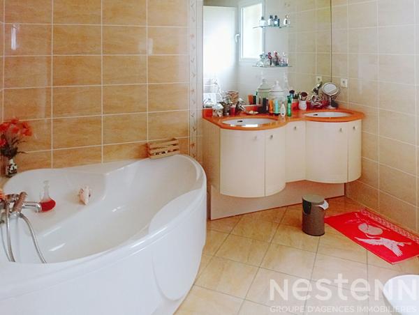 Grande maison de 5 chambres à Cozes à proximité des commodités et à 20 mn des plages de Royan.