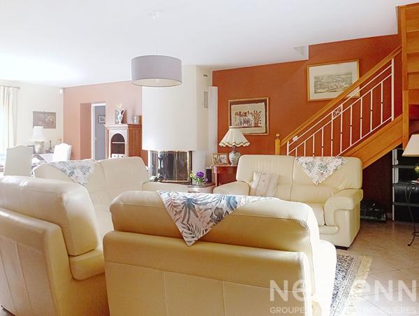 Grande maison de 5 chambres à Cozes à proximité des commodités et à 20 mn des plages de Royan.