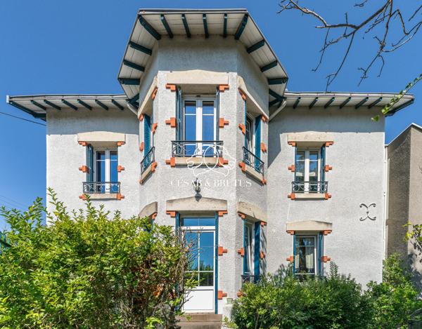Maison de Caractère de 190 m² avec Jardin Arboré – Vic-le-Comte