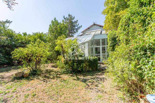 Maison de Caractère de 190 m² avec Jardin Arboré – Vic-le-Comte
