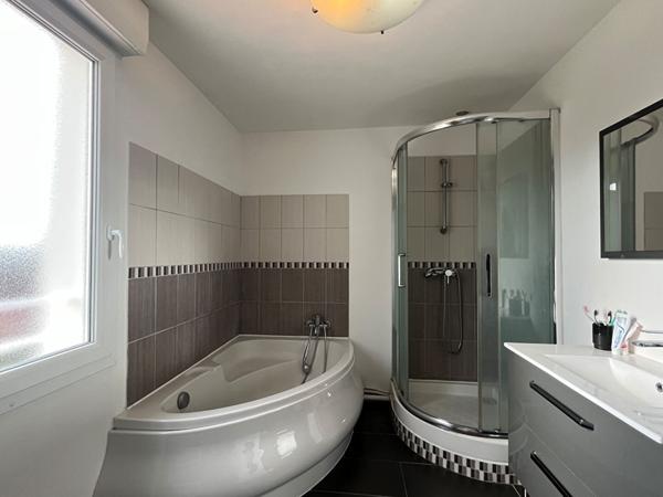 A Vendre Jolie Maison Type 6 dans une impasse à Coulounieix Chamiers (24660) avec vue& jardin