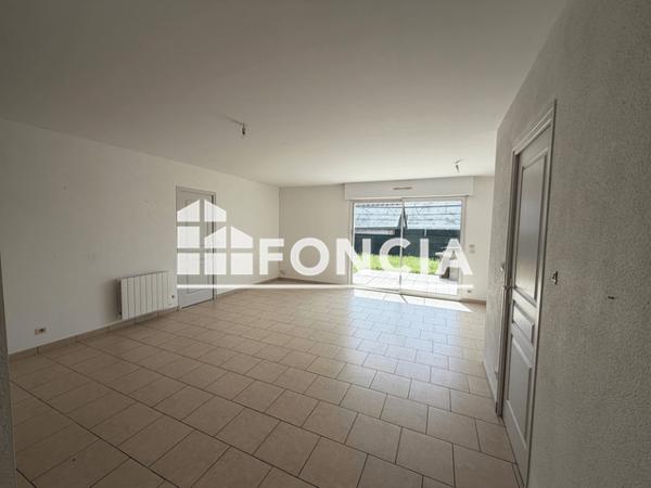 Location Maison 4 pièces 82.31 m² - Distre 49400