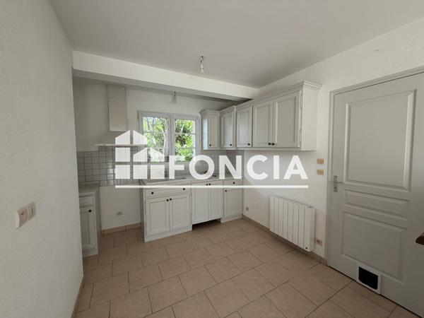Location Maison 4 pièces 82.31 m² - Distre 49400