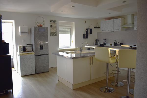 Immeuble
        
        - 220 m² 177 000 € *