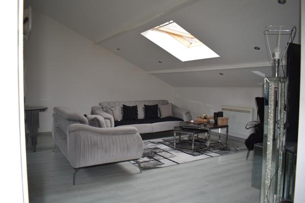Immeuble
        
        - 220 m² 177 000 € *
