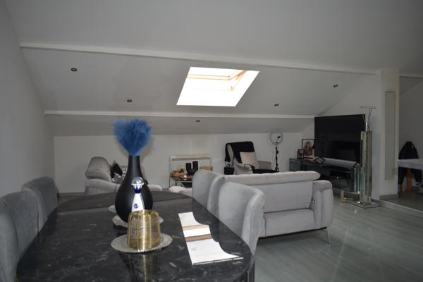 Immeuble
        
        - 220 m² 177 000 € *