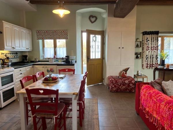 Maison Ancienne de Caractère à Broc, Maine-et-Loire