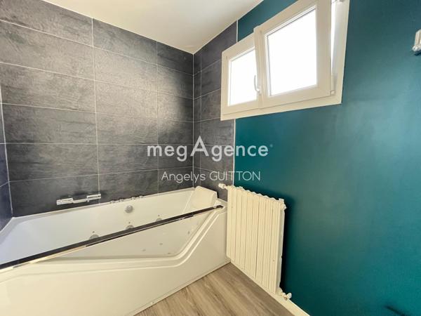 Maison à Beaumont-sur-Sarthe, 72170 - 2 pièces 60m²