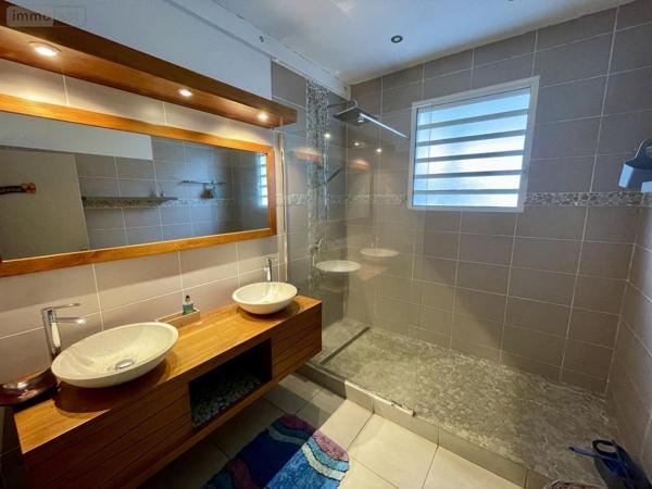 Maison à vendre à Saint-Paul à la Réunion (97435), ref : 97409-276