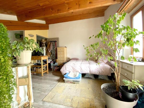 Ensemble immobilier 548 m² sur 12000 m²