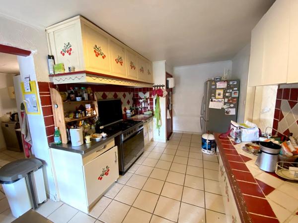 Ensemble immobilier 548 m² sur 12000 m²