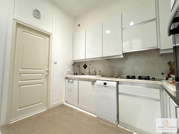 Bel appartement dans passage privé du triangle d'or