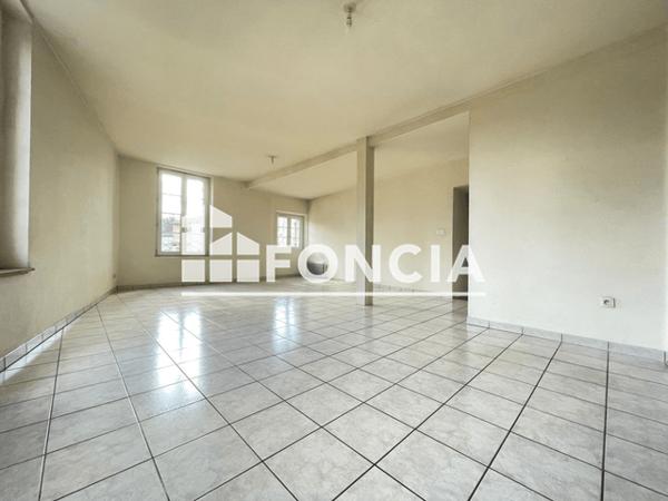 Location Appartement 3 pièces 97 m² - 7 PLACE SAINT JEAN Casseneuil 47440