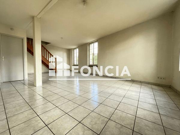 Location Appartement 3 pièces 97 m² - 7 PLACE SAINT JEAN Casseneuil 47440