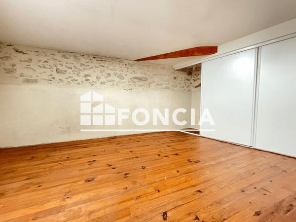 Location Appartement 3 pièces 97 m² - 7 PLACE SAINT JEAN Casseneuil 47440