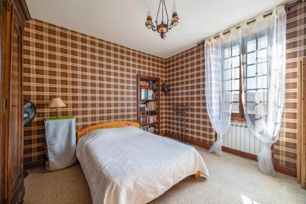 Tombez sous le charme de cette maison atypique, un véritable havre de paix.