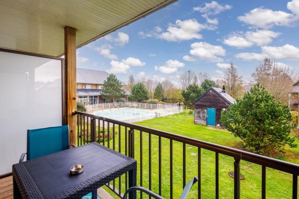 3 km du centre de Honfleur - Résidence avec piscine - Studio meublé de 21.12 m2 avc terrasse - Parking