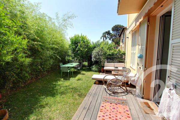 Appartement F4 à vendre  5 pièces - 104,69 m2 CAP D AIL - 06