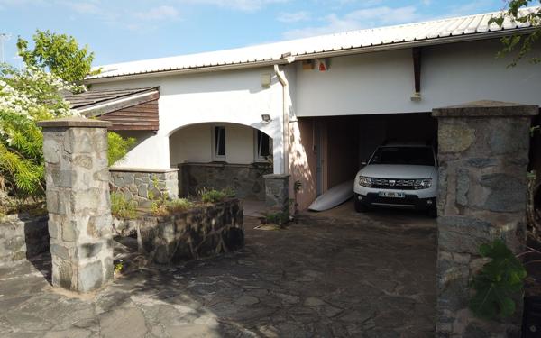 Maison à vendre    5 pièces •  Koungou