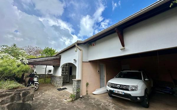 Maison à vendre    5 pièces •  Koungou