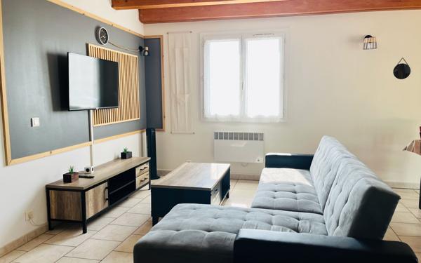 Immeuble à vendre    12 pièces •  Vallon-Pont-d'Arc