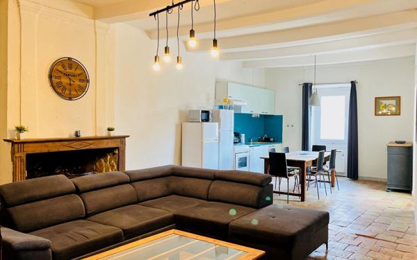 Immeuble à vendre    12 pièces •  Vallon-Pont-d'Arc