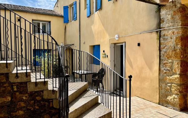 Immeuble à vendre    12 pièces •  Vallon-Pont-d'Arc