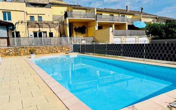 Immeuble à vendre    12 pièces •  Vallon-Pont-d'Arc