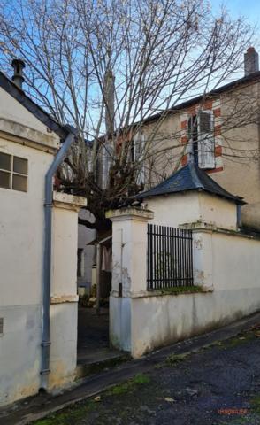 VENTE d'une maison T11 (256 m²) à CHATEAUMEILLANT