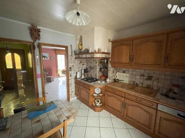 Maison de plain-pied, A vendre en viager, le bouquet est de 100 000 € et la rente viagère de 520 €