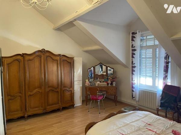 Maison de plain-pied, A vendre en viager, le bouquet est de 100 000 € et la rente viagère de 520 €
