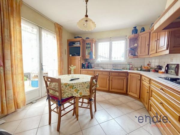 LORGUES Villa T5 AVEC PISCINE ET DEPENDANCE