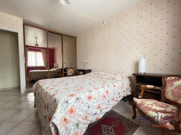 LORGUES Villa T5 AVEC PISCINE ET DEPENDANCE