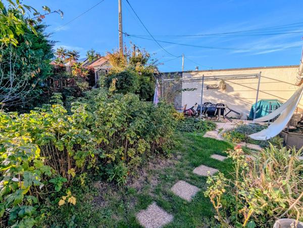 Maison de ville rénovée de 71 m² avec jardin, 4 chambres