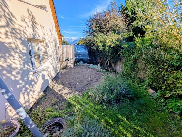 Maison de ville rénovée de 71 m² avec jardin, 4 chambres