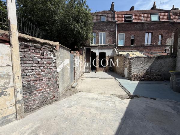 Maison
                                                                                                                                                                                                                                                                                                                        5 pièce(s)                                                                                                                                                                                                          4 chambre(s)                                                                                                                                                                                                          108  m²