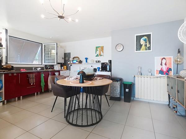 A vendre immeuble / maison Malemort divisée en deux appartements - Un T5 et un T3 - 2 garages