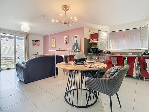 A vendre immeuble / maison Malemort divisée en deux appartements - Un T5 et un T3 - 2 garages