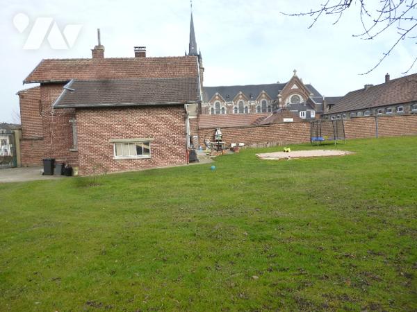 Maison 5 pièces, cuisine, garage, terrain.