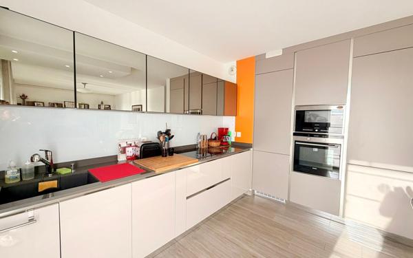 Appartement à vendre    3 pièces • 66,11 m2 Bordeaux