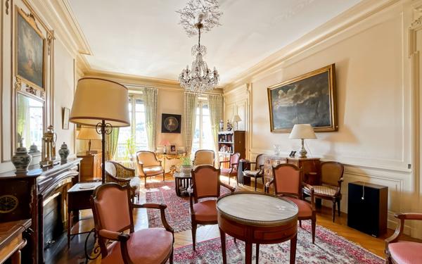 Appartement à vendre    6 pièces • 189,01 m2 Lyon 6