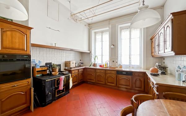 Appartement à vendre    6 pièces • 189,01 m2 Lyon 6