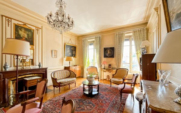Appartement à vendre    6 pièces • 189,01 m2 Lyon 6